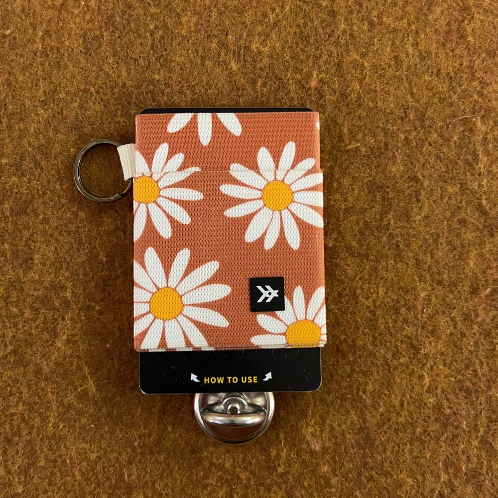Thread Wallets Womens OS Orange Daisy Floral Elastic Slim Card Holder Wallet NWT